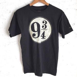 Harry Potter NWOT Platform 9 3/4 black t-shirt